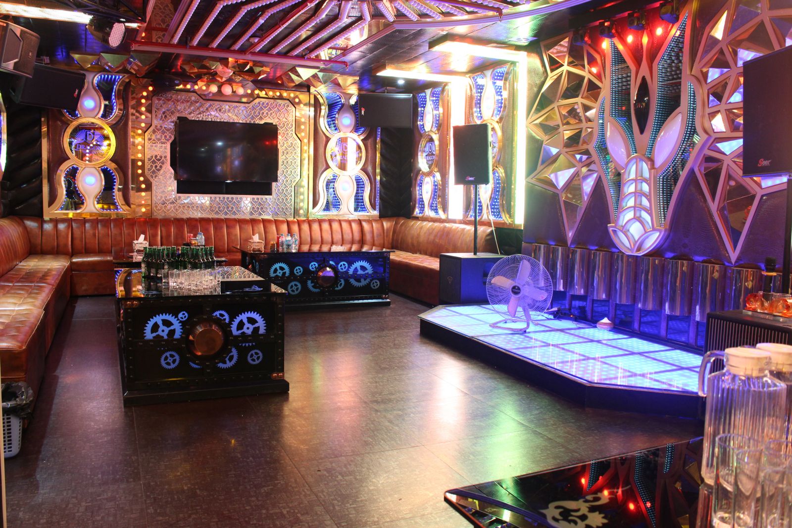 Phòng hát Karaoke tại Hoàn Kiếm đầy đủ và tiện nghi